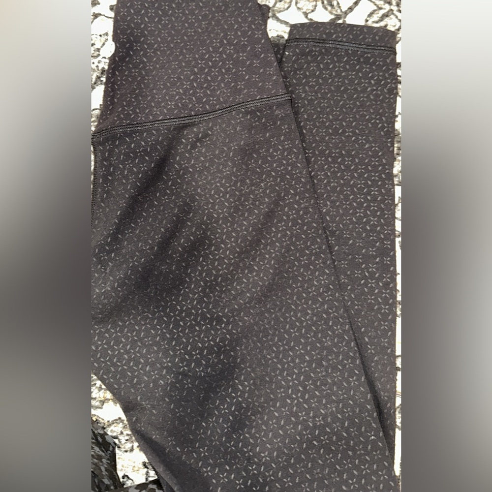 Lululemon Align High-Rise Pant 28"
Gradiate Geo Emboss Black